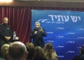 יאיר לפיד. פרזנטורים במקום מנהיגים מהשטח