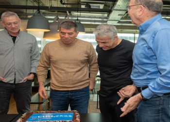 כחול-לבן. איפה, איפה, איפה העוגה והקמפיין?