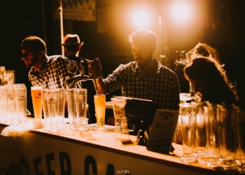 ברים בתל אביב. החמרה בפיקוח ובקנסות בחצי שנה האחרונה | קרדיט: פייסבוק עיריית תל אביב, למצולמים אין קשר לכתבה