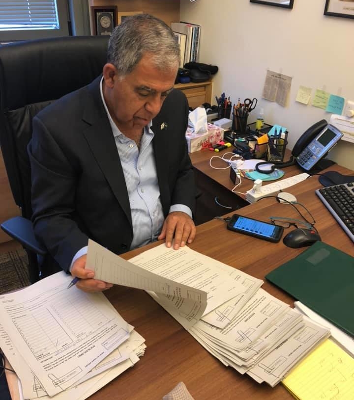 ח"כ מיקי לוי מכחול לבן. הצעות חוק במשקל