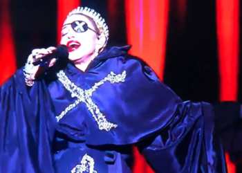 מדונה בהופעה אמש | צילום מסך