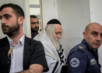 הרב ברלנד בבית המשפט | צילום: יונתן זינדל, פלאש 90