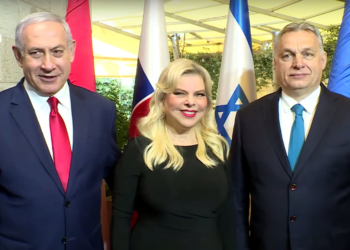 ראש ממשלת הונגריה ויקטור אורבן והזוג נתניהו | קרדיט: לפ"מ
