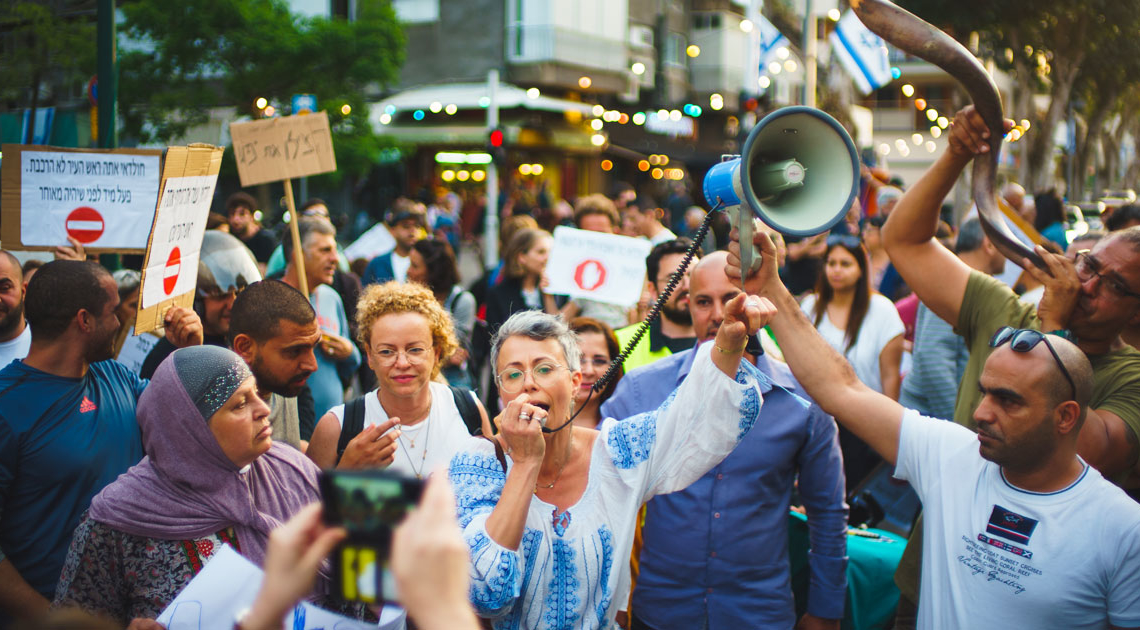 "לא שווים פחות מתושבי תל אביב", מפגינים ביפו לפני כחודש | צילום: לני בן בסט