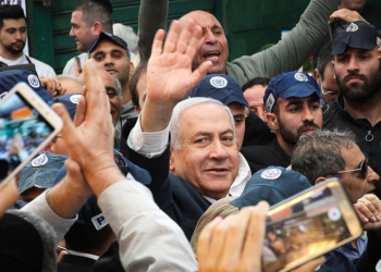 נתניהו בסיבוב בחירות, אפריל 2019 | צילום: פלאש90