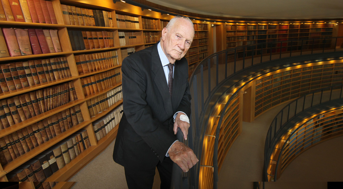 מאיר שמגר, ענק בין גמדים. חבל ארץ צריך להיקרא על שמו: השטחים המוחזקים | צילום: נתי שוחט, פלאש 90