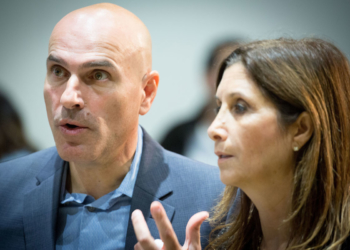 אפי נוה ועו״ד אילנה סקר 2017 | צילום: יונתן זינדל פלאש90