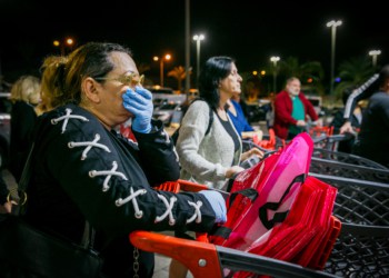 תור בסופר לוי באשדוד בסוף השבוע האחרון | צילום: פלאש 90