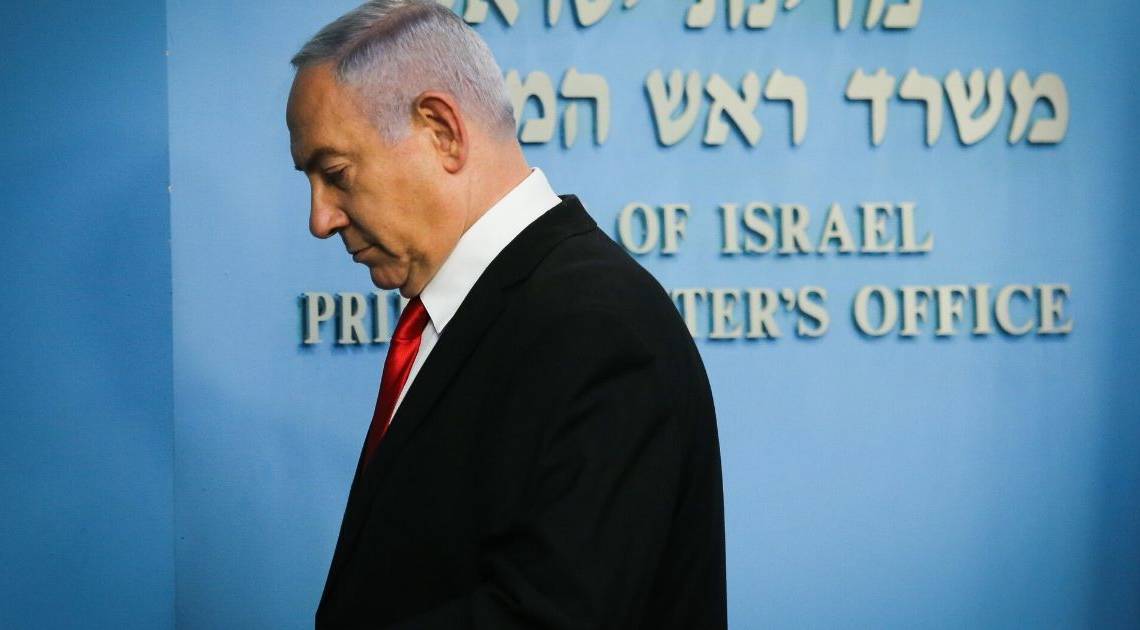 בנימין נתניהו, אמש בסיום מסיבת העיתונאים | צילום: אלכס קולומינסקי, פלאש 90