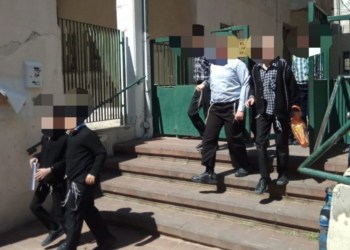 ילדים מסיימים לימודים בתלמוד תורה תשב"ר בבני ברק, היום בצהריים