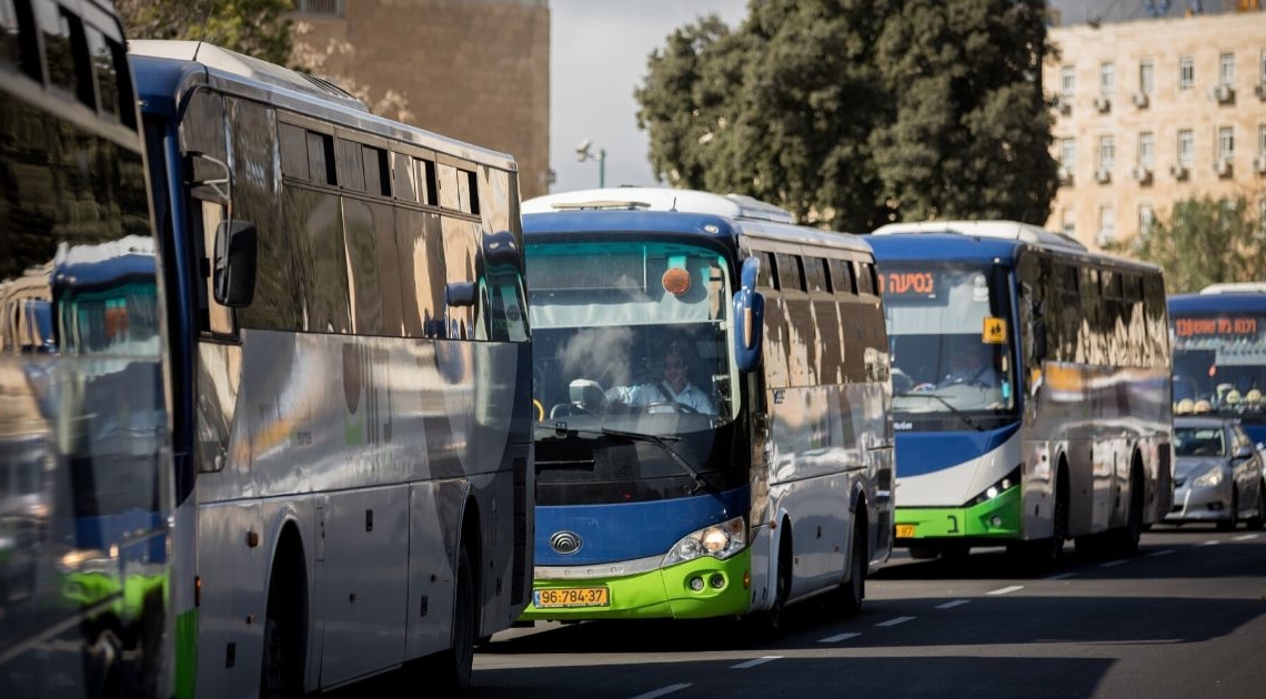 אוטובוסים של קווים. הרעת תנאים משמעותית | צילום: יונתן סינדל, פלאש90