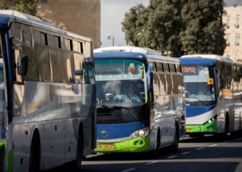 אוטובוסים של קווים. הרעת תנאים משמעותית | צילום: יונתן סינדל, פלאש90