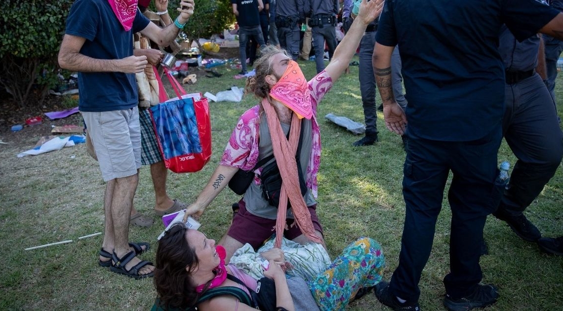 פינוי במאהל העצמאות | צילום: יונתן זינדל, פלאש 90