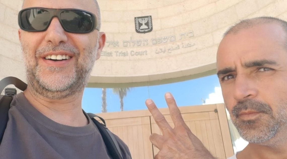 יגאל רמב"ם וערן ורד מחוץ לבית המשפט באילת