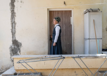 חגית משולם, ממתינה כבר 11 שנה לדיור ציבורי. | צילום: ביא בר קלוש