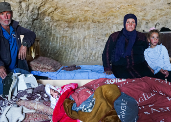 הארון ומשפחתו בביתם | צילום: איתי רון