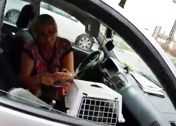 שרה רב-אל בעת מתן הדו״ח | צילום: מצלמת גוף, באדיבות משטרת ישראל