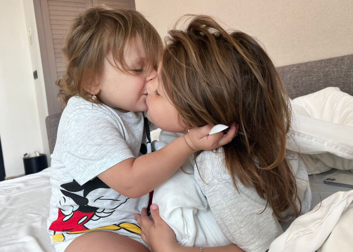 בנותיה של ויקה קרפל באילת