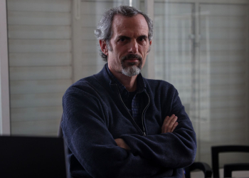 ד"ר יובל הרפז | צילם: איתי רון | עיצוב גרפי: גיא עמיאל